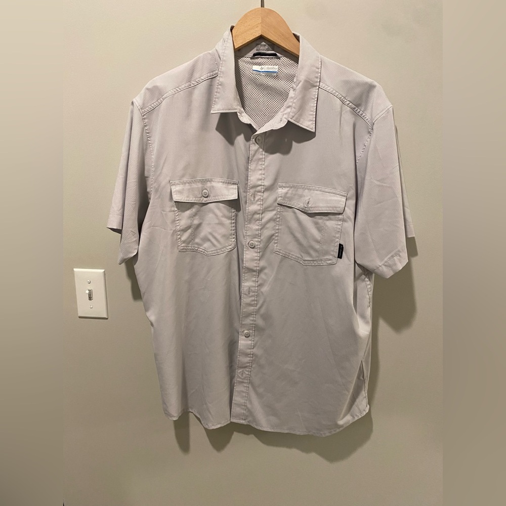 Men's - Columbia Short Sleeve Button Up Shirt - Size Large